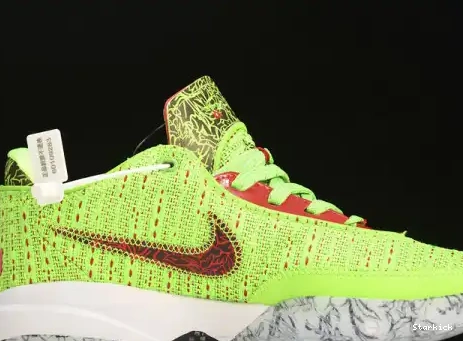 LeBron Nike  Stocking  Stuffer FJ4955-300 20 0514